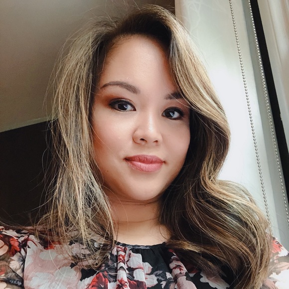 👋🏽 {Hi} - Picture 1 of 4